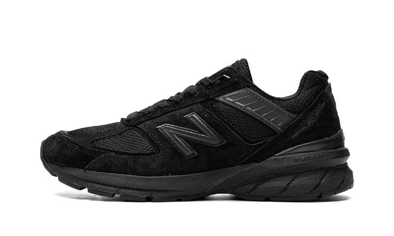 990v5 "Made in USA Triple Black"