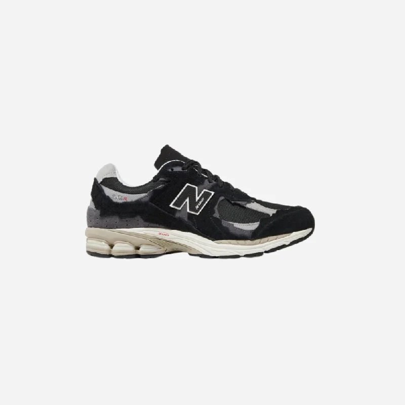 NEW BALANCE 2002R PROTECTION PACK - BLACK GREY